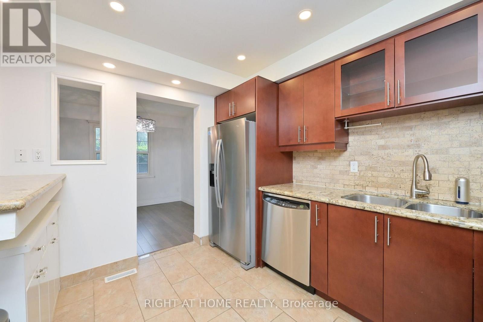 #32 2120 RATHBURN ROAD E - 5