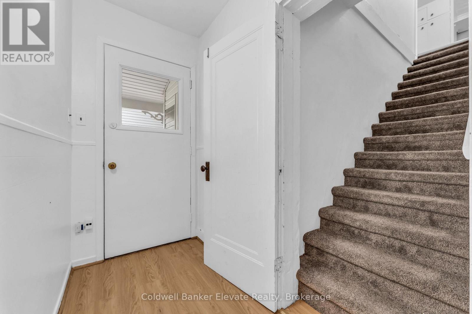 127 MAIN STREET S - 16
