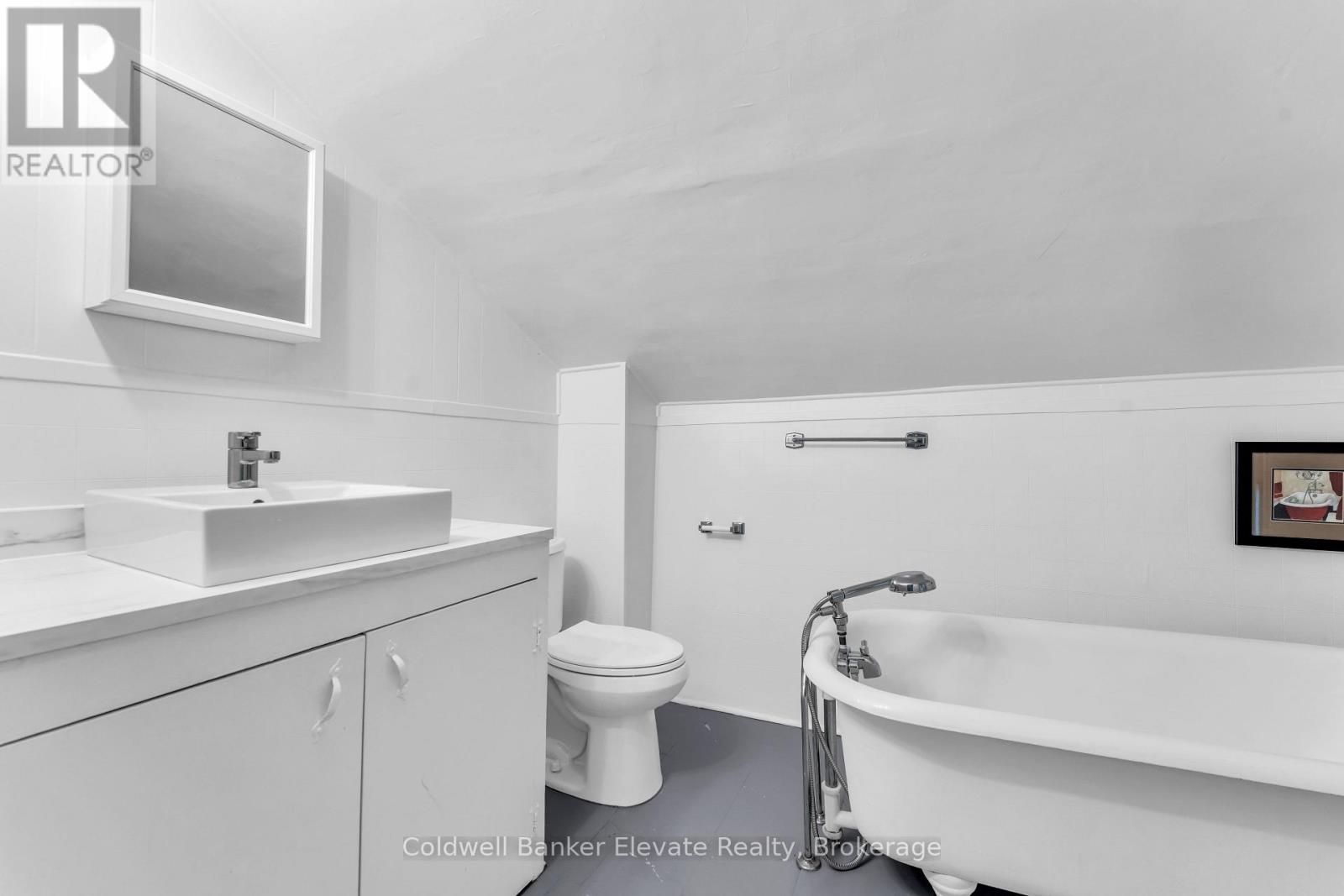127 MAIN STREET S - 17