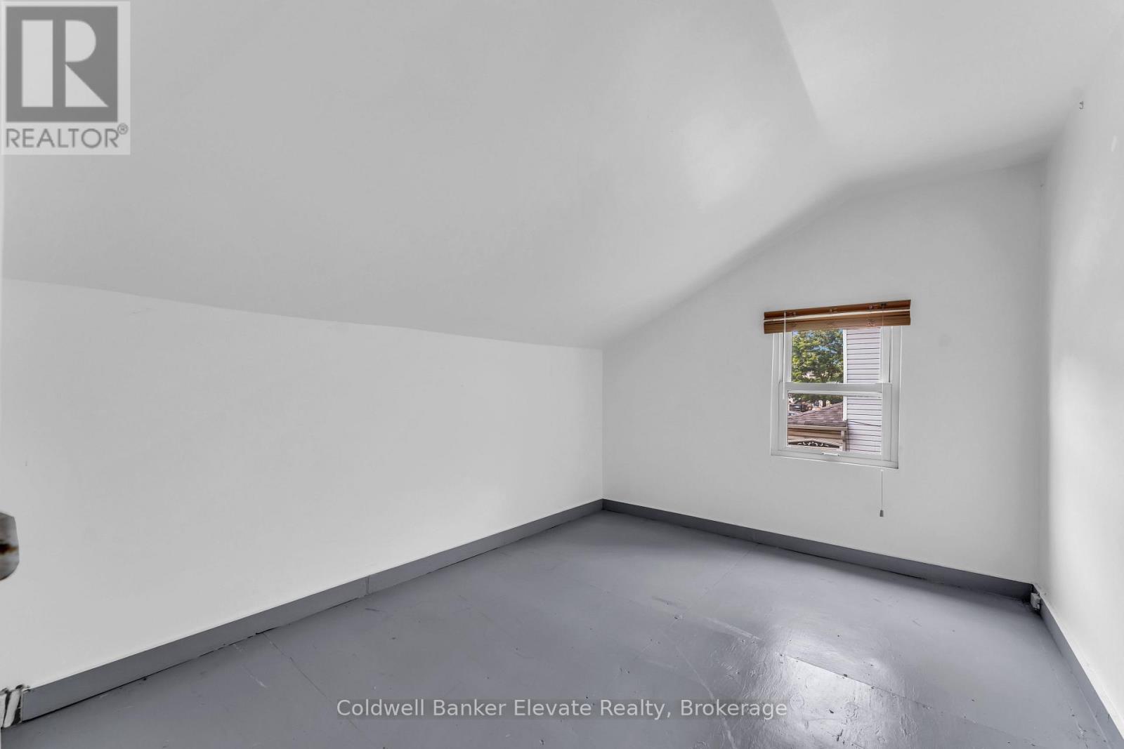 127 MAIN STREET S - 20