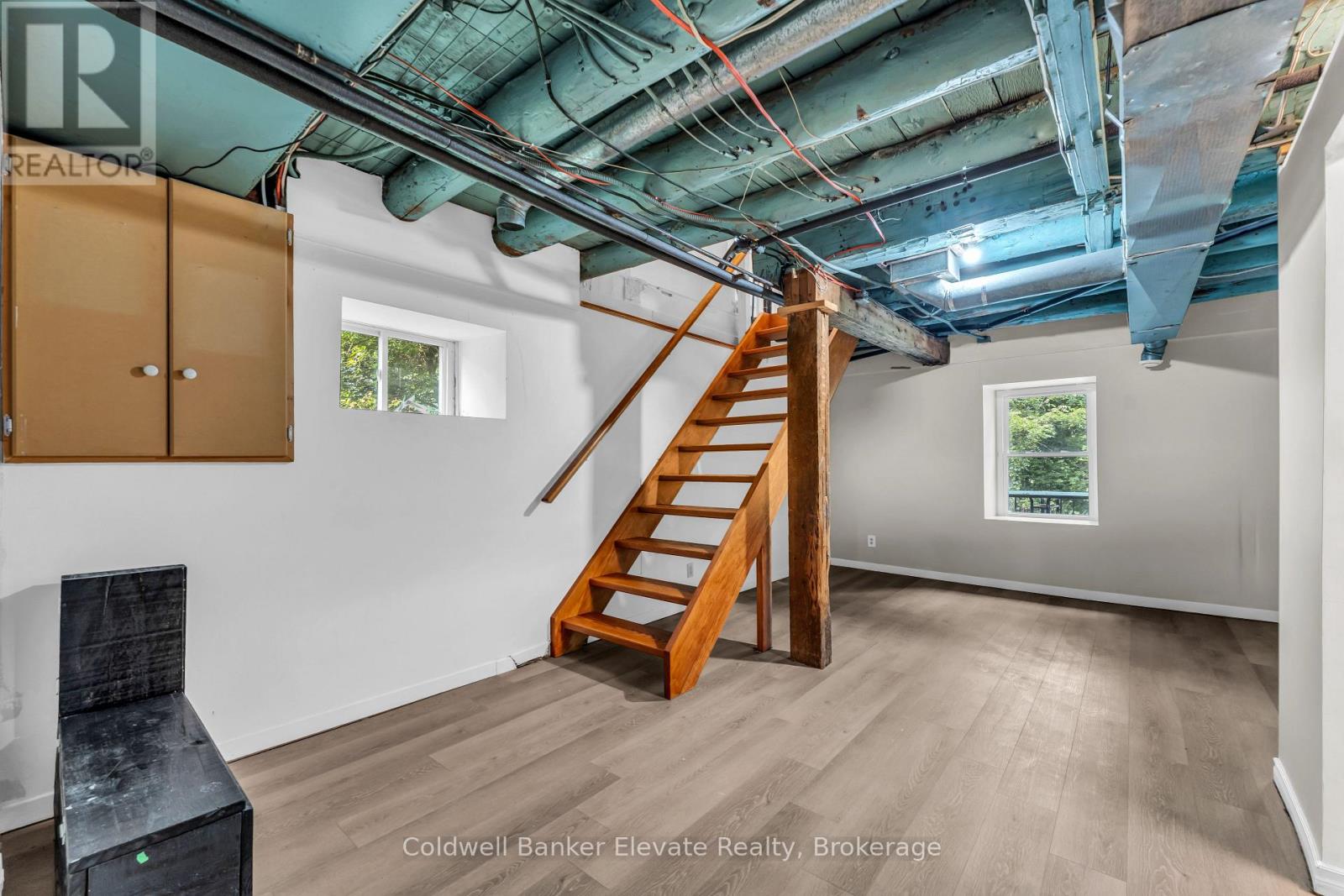 127 MAIN STREET S - 26