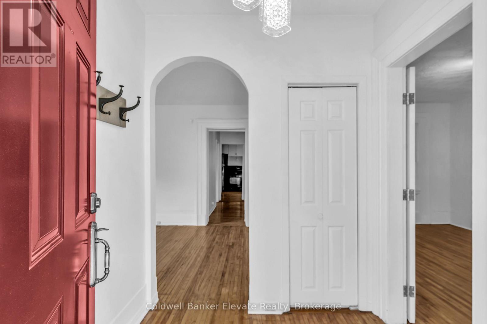 127 MAIN STREET S - 4