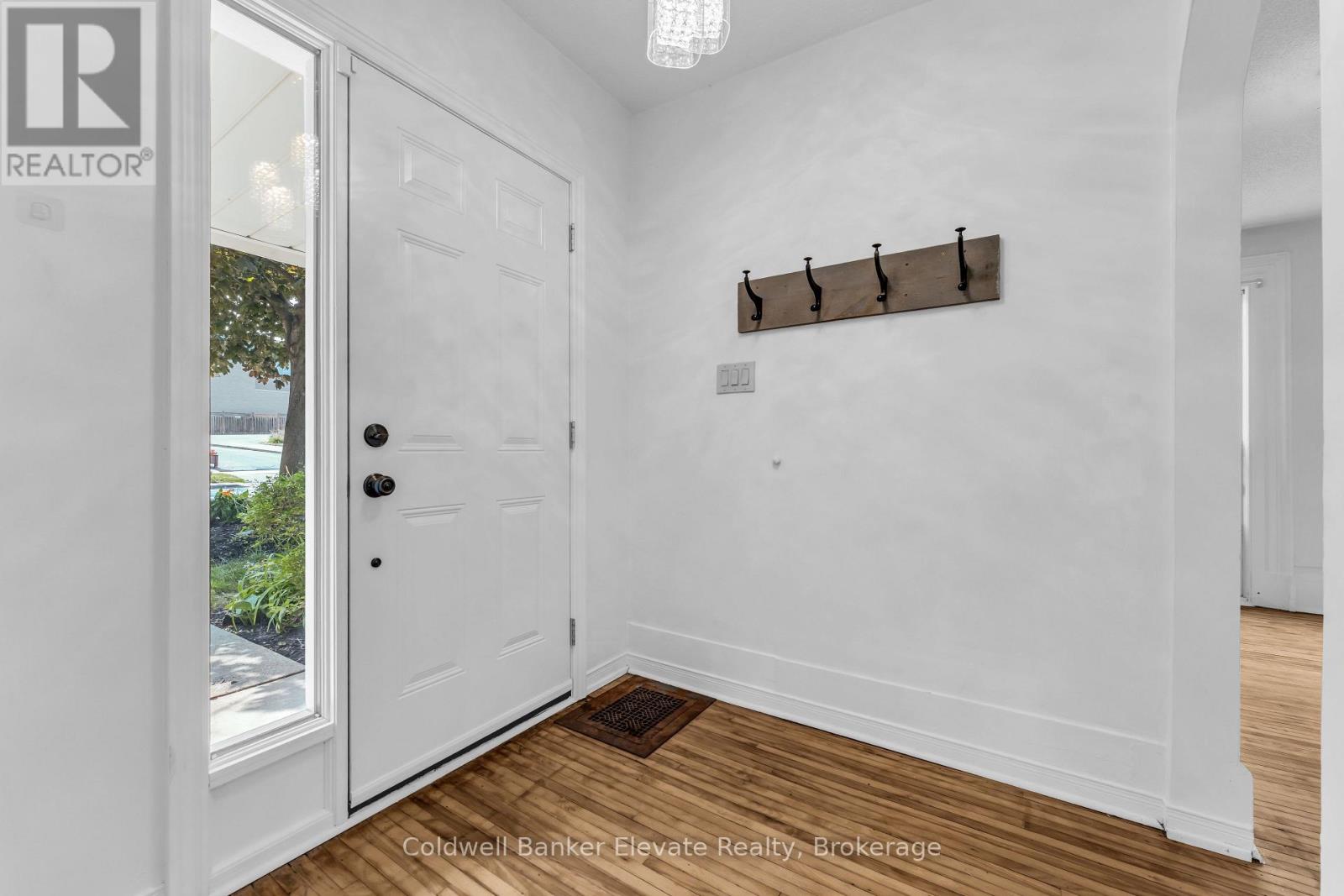 127 MAIN STREET S - 5