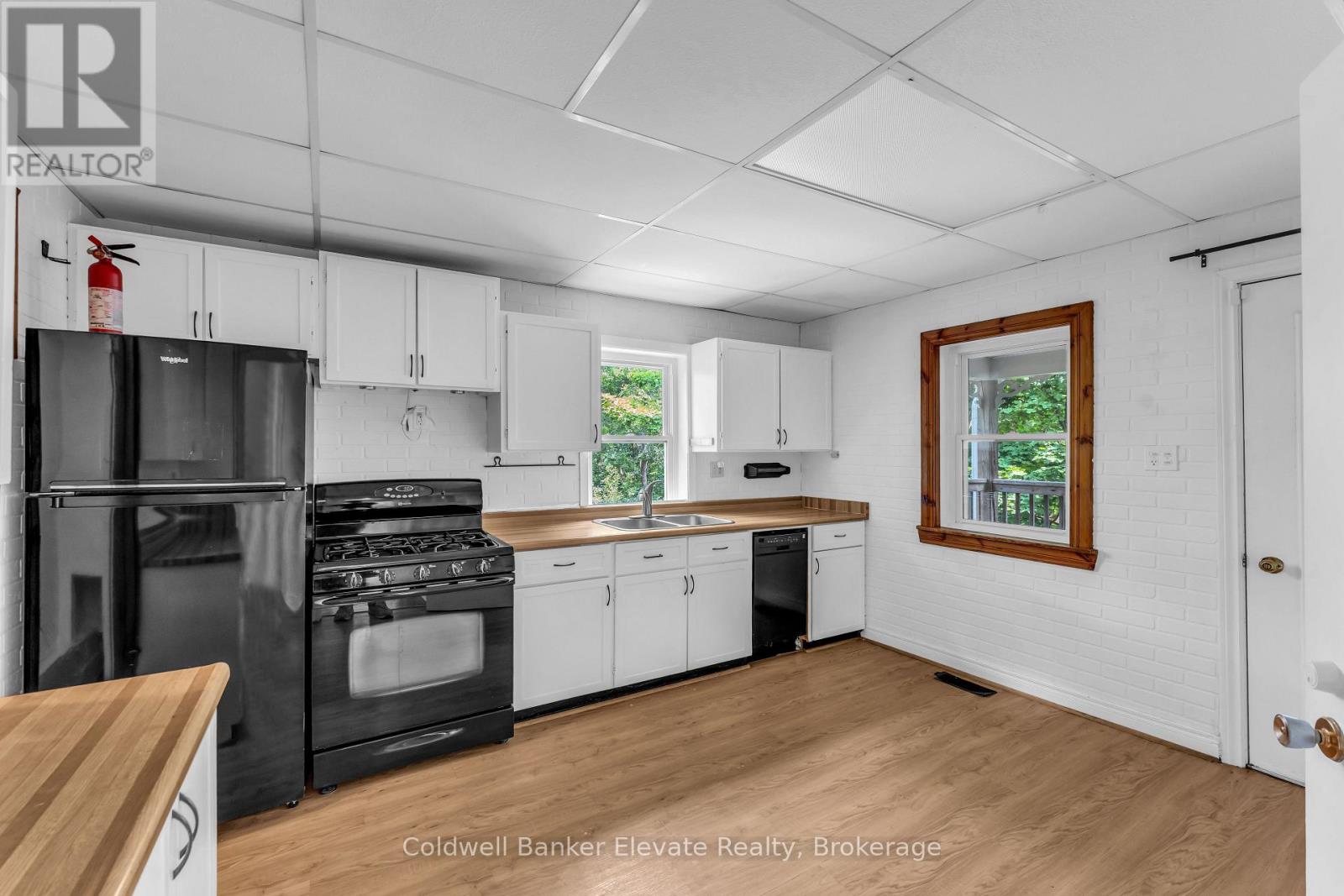 127 MAIN STREET S - 8