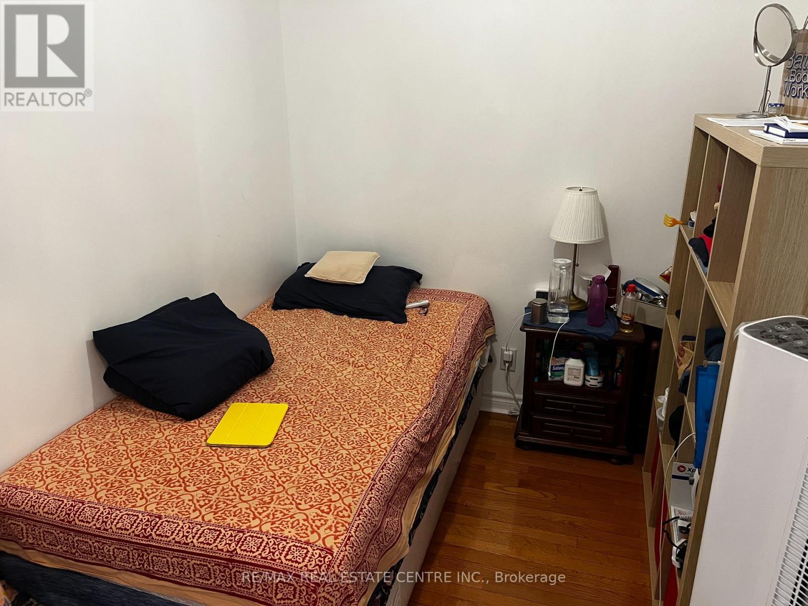 #1010 33 ELM DRIVE E - 22