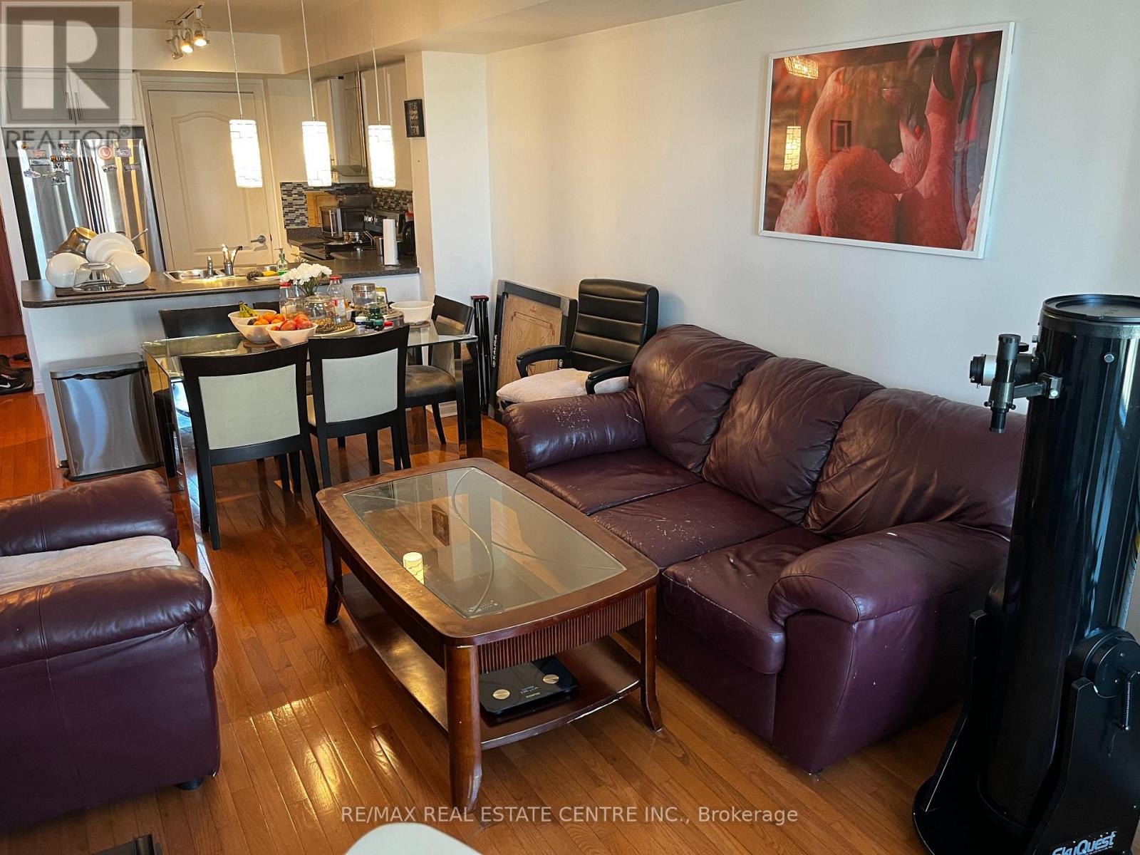 #1010 33 ELM DRIVE E - 6