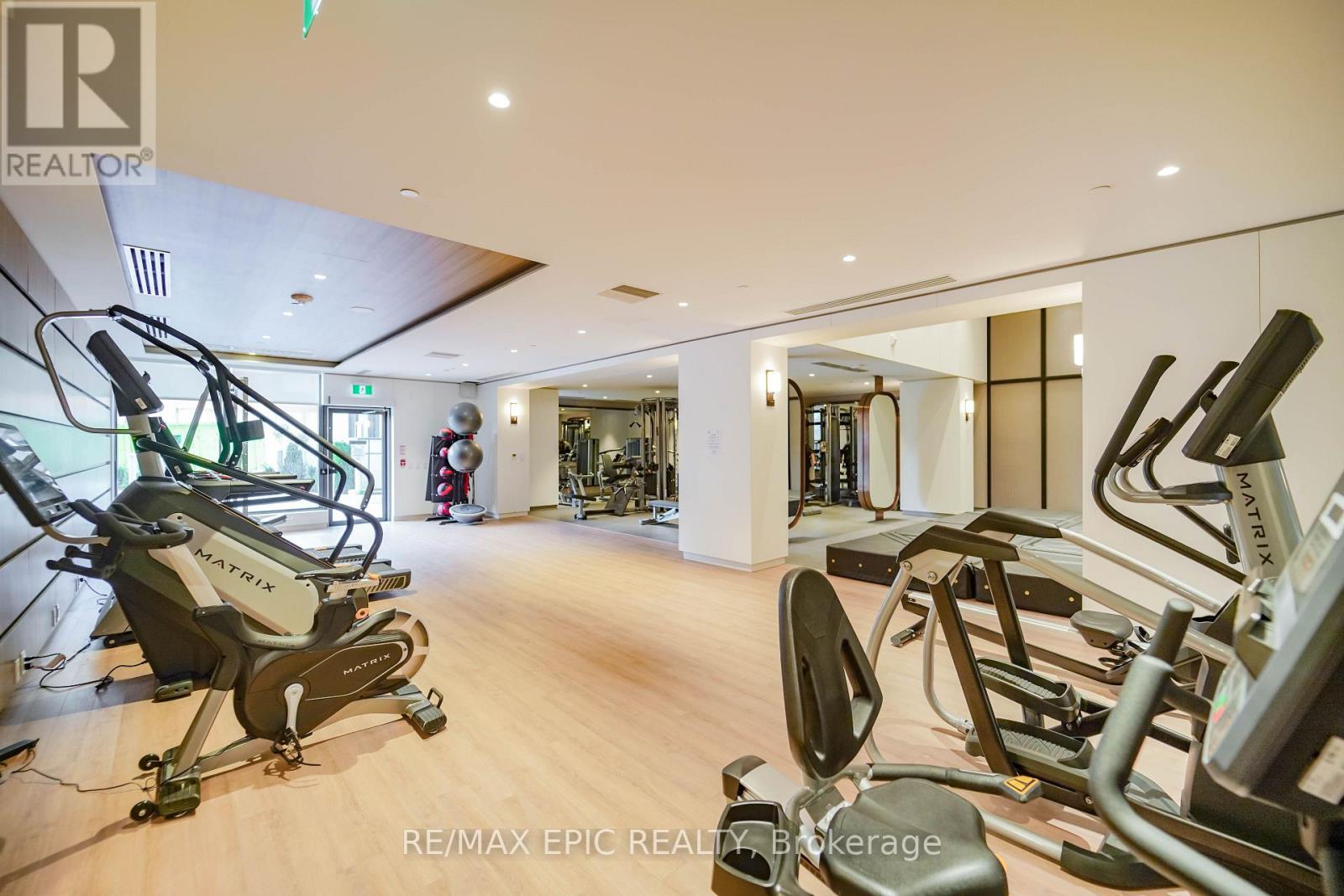 #928 1100 SHEPPARD AVENUE W - 27