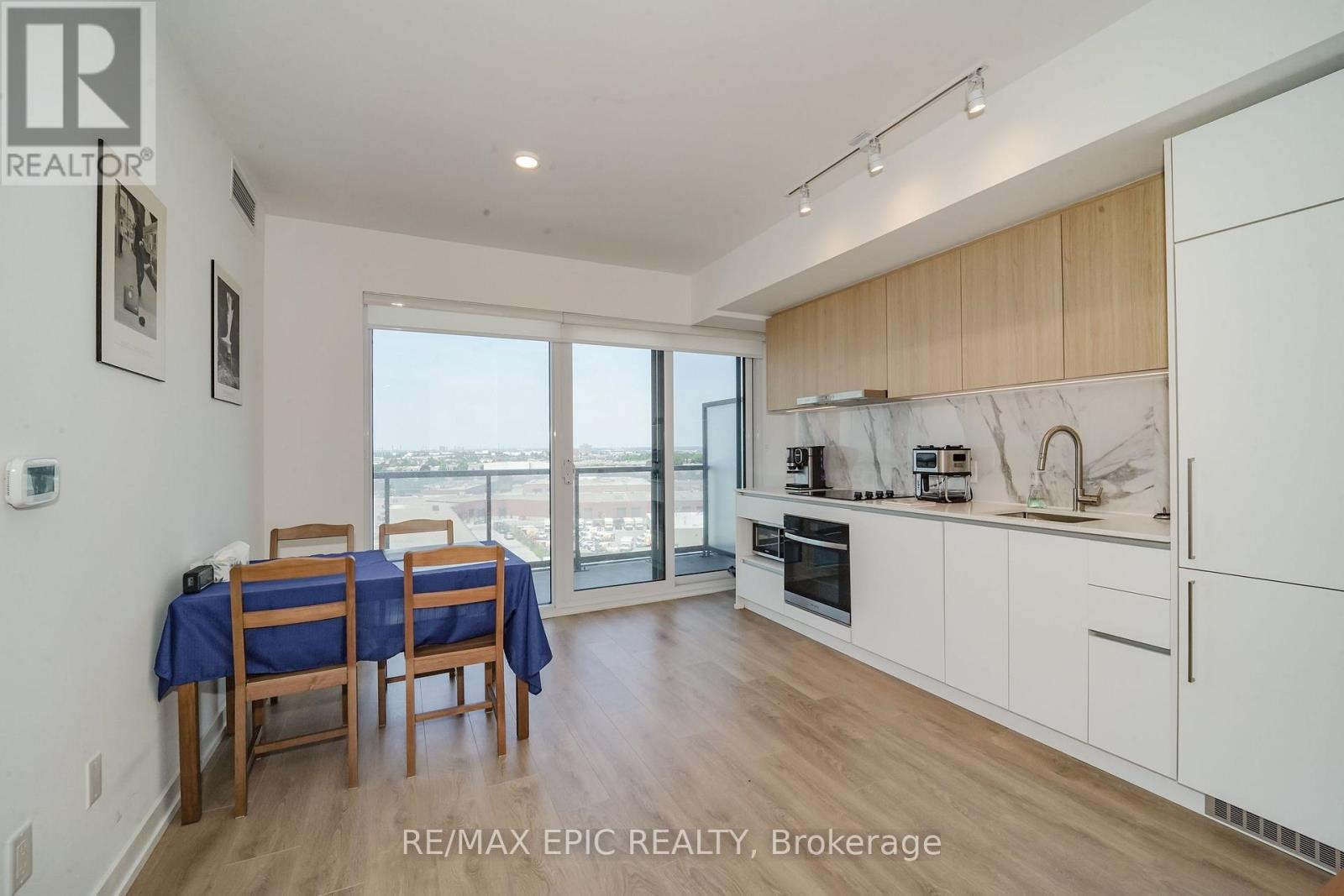 #928 1100 SHEPPARD AVENUE W - 3