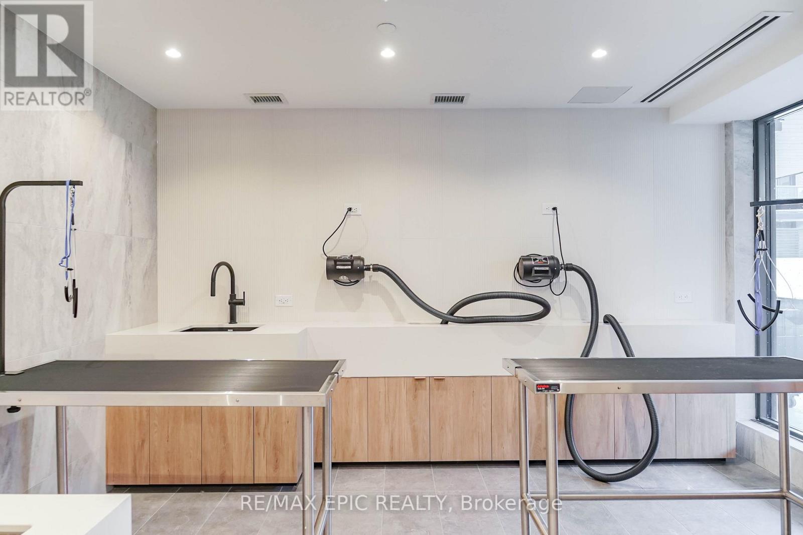 #928 1100 SHEPPARD AVENUE W - 33