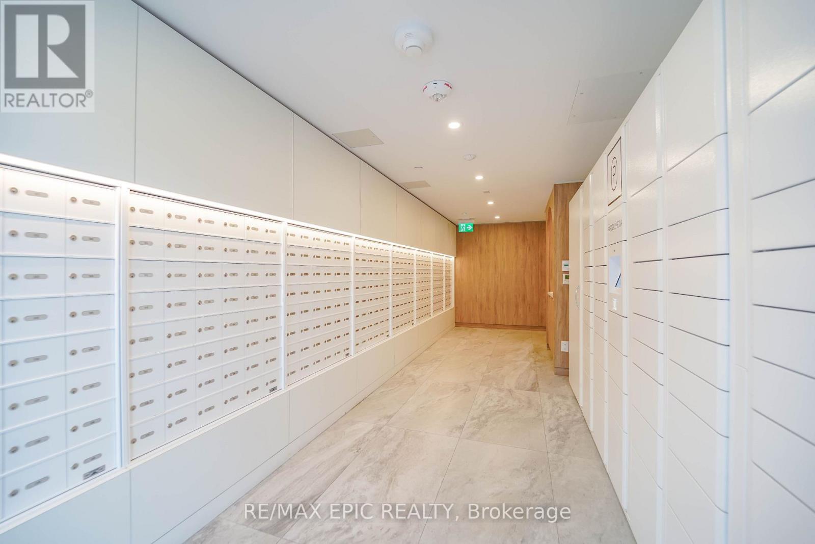#928 1100 SHEPPARD AVENUE W - 35