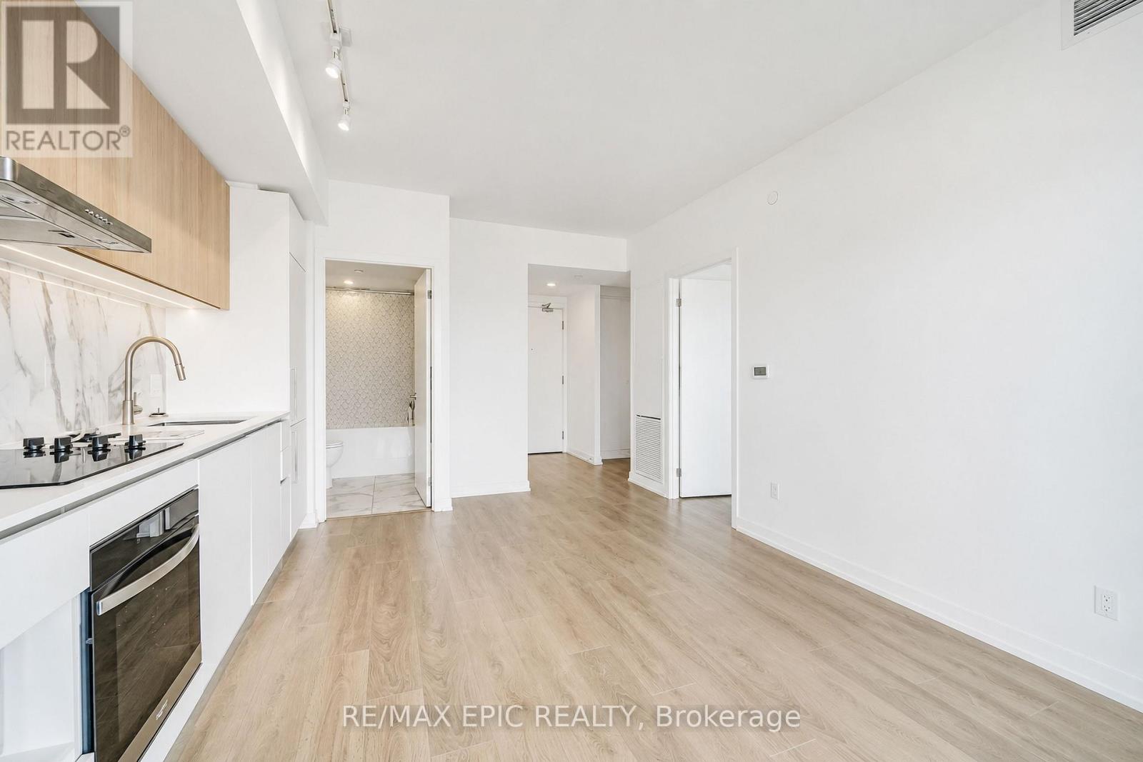 #928 1100 SHEPPARD AVENUE W - 7