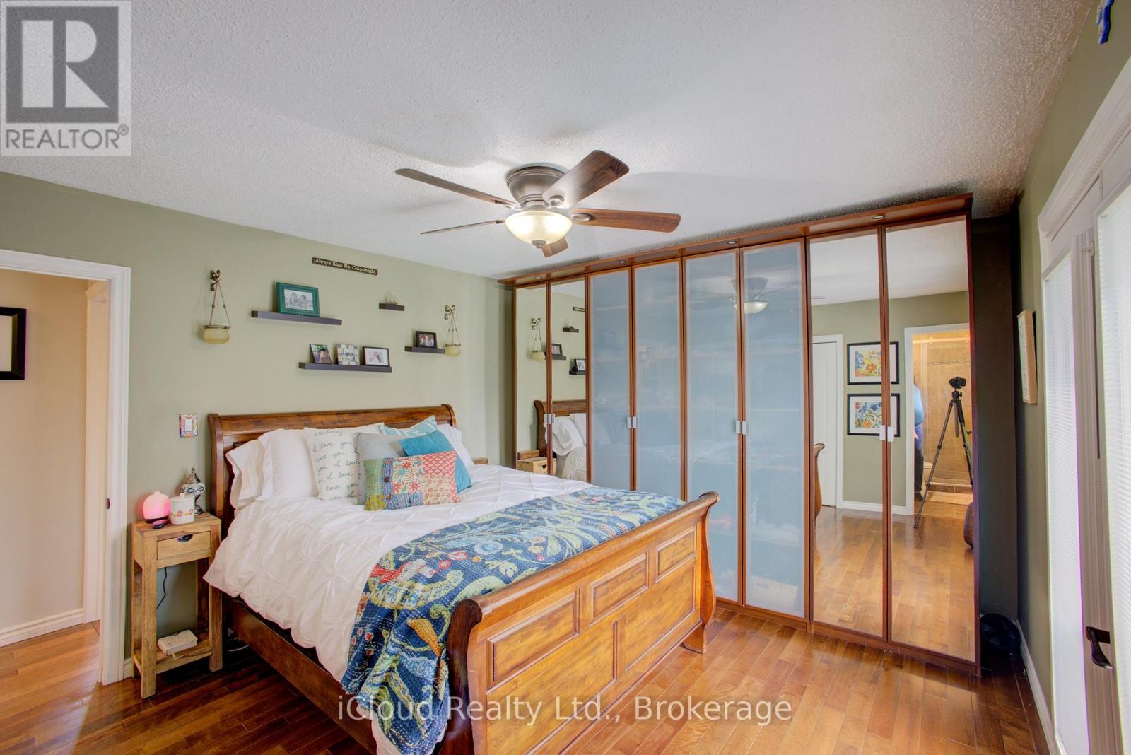17 AGNES STREET - 25