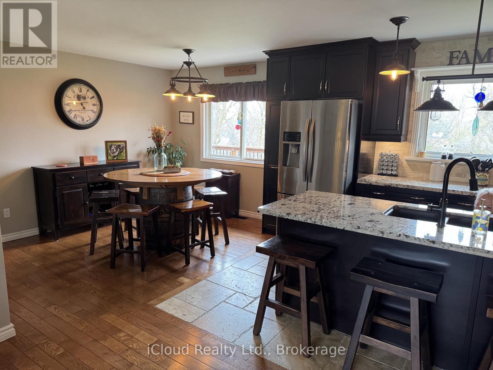 17 AGNES STREET - 6
