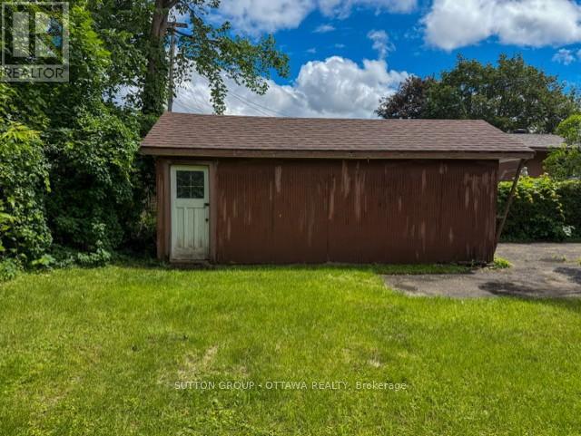 767 CLAUDE STREET - 34