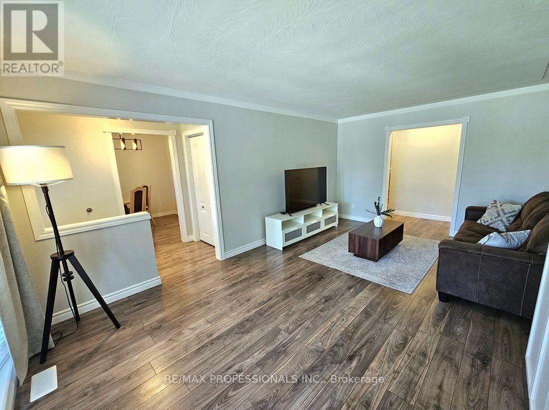 7 BERKO AVENUE - 13