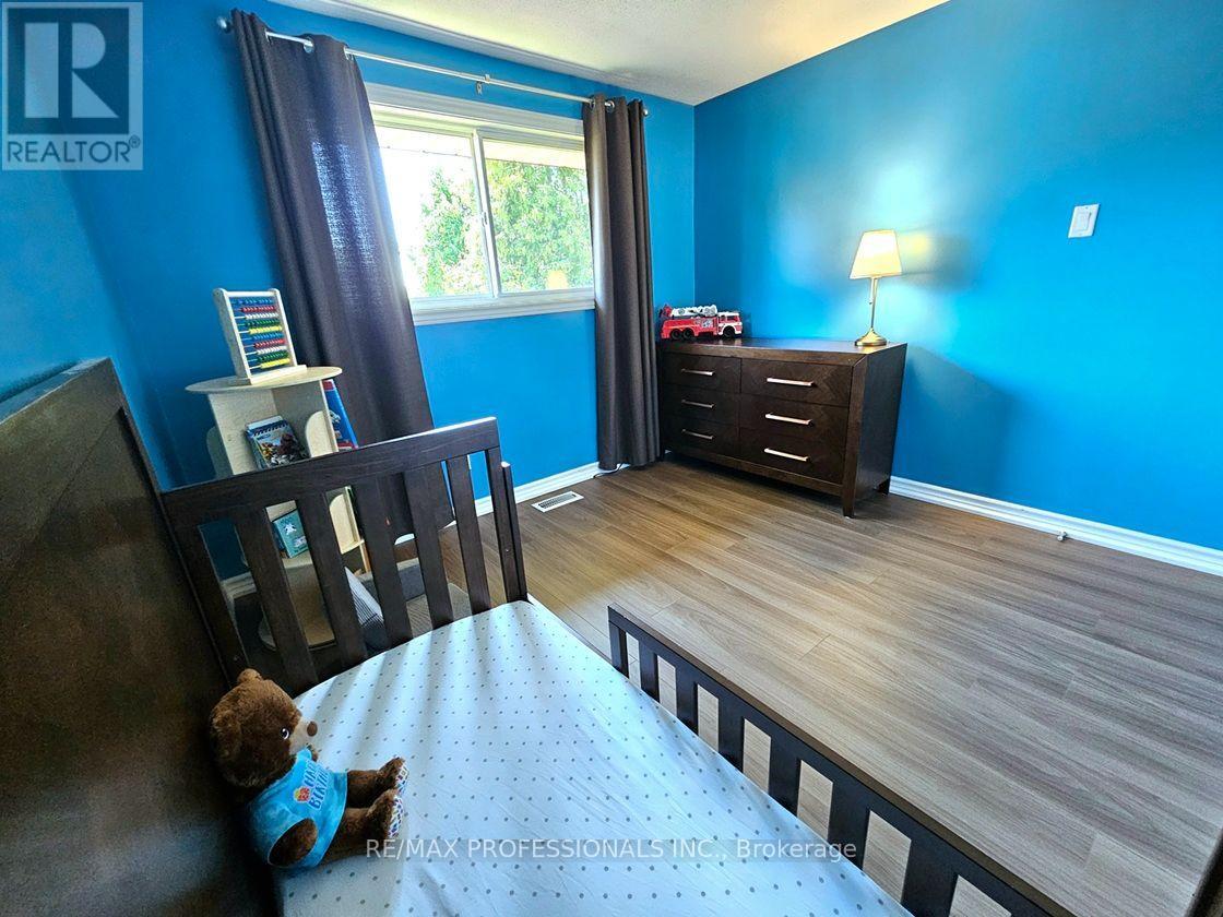 7 BERKO AVENUE - 25