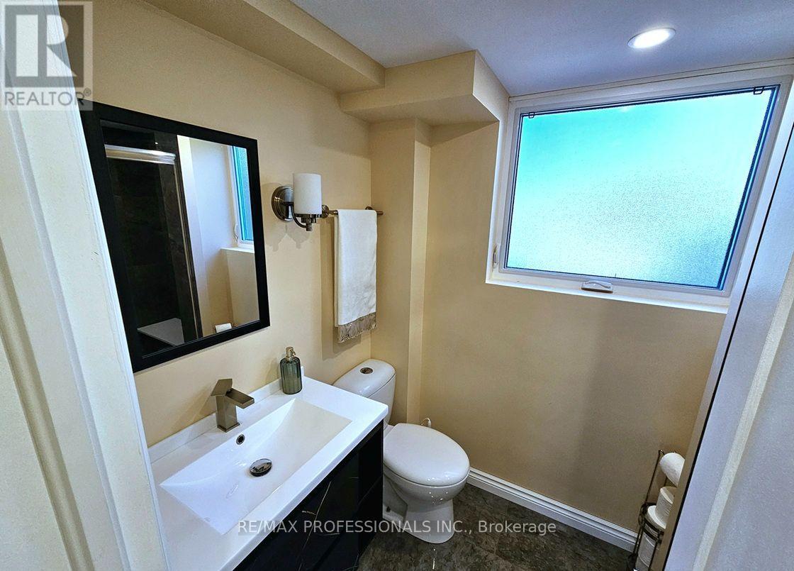 7 BERKO AVENUE - 33