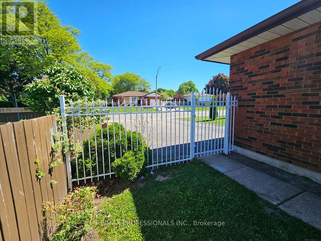 7 BERKO AVENUE - 44
