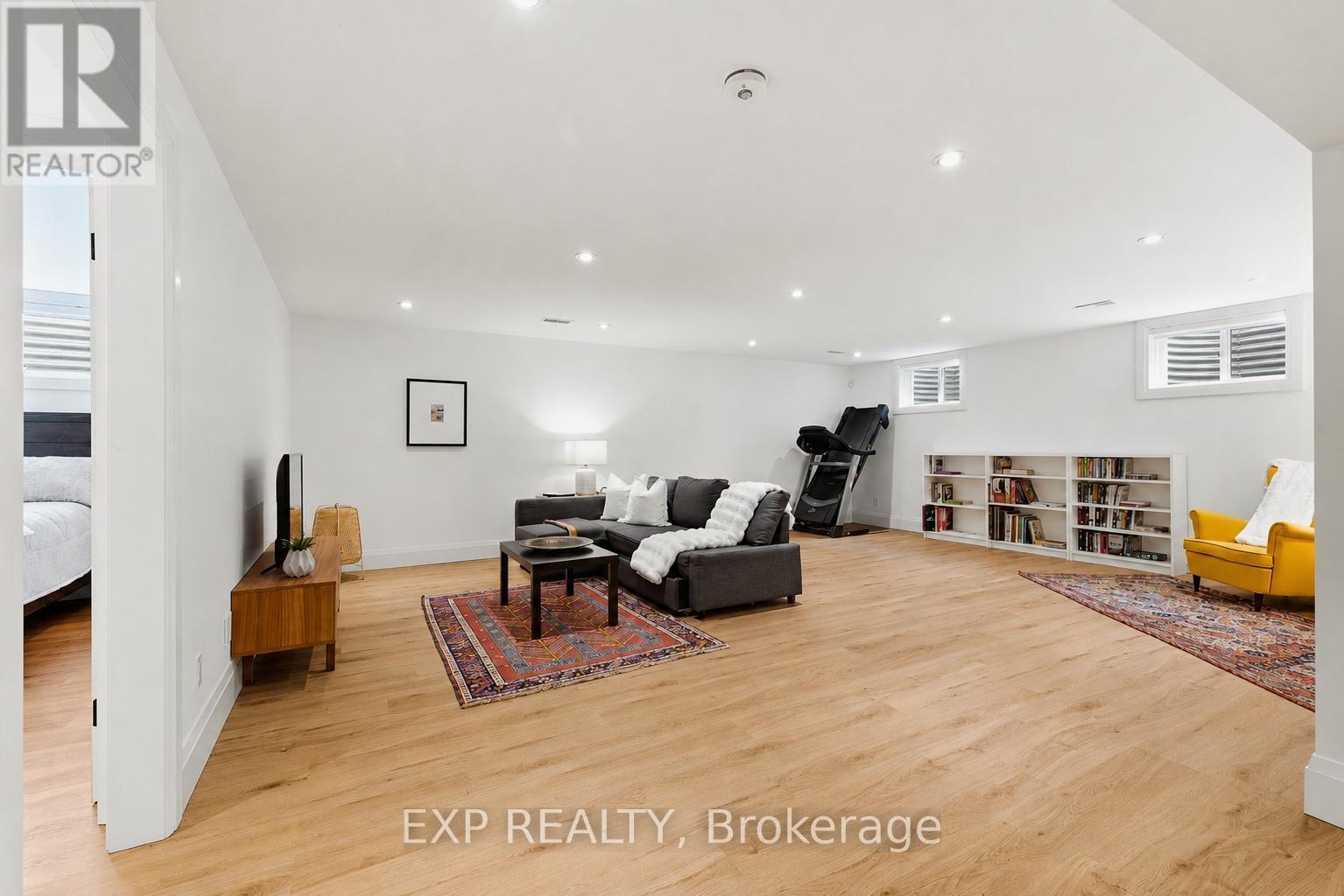 157 RIDGEVIEW DRIVE - 35