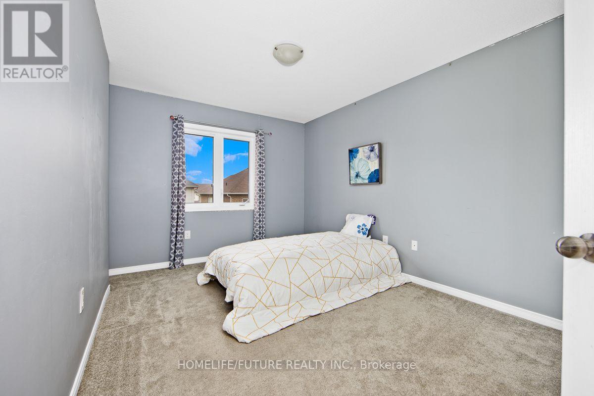 33 COLE CRESCENT - 14