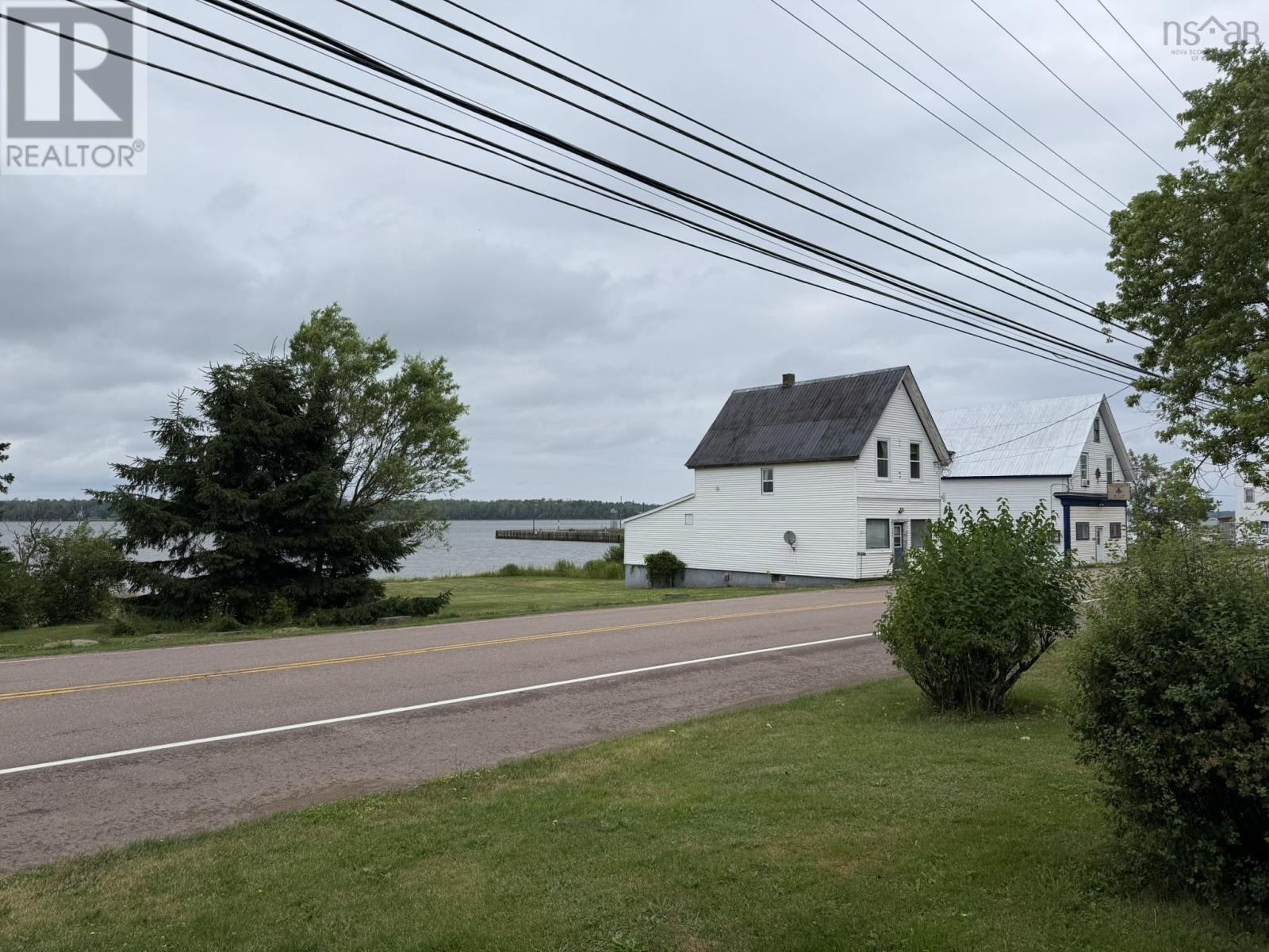 13886 Highway 6 - 31