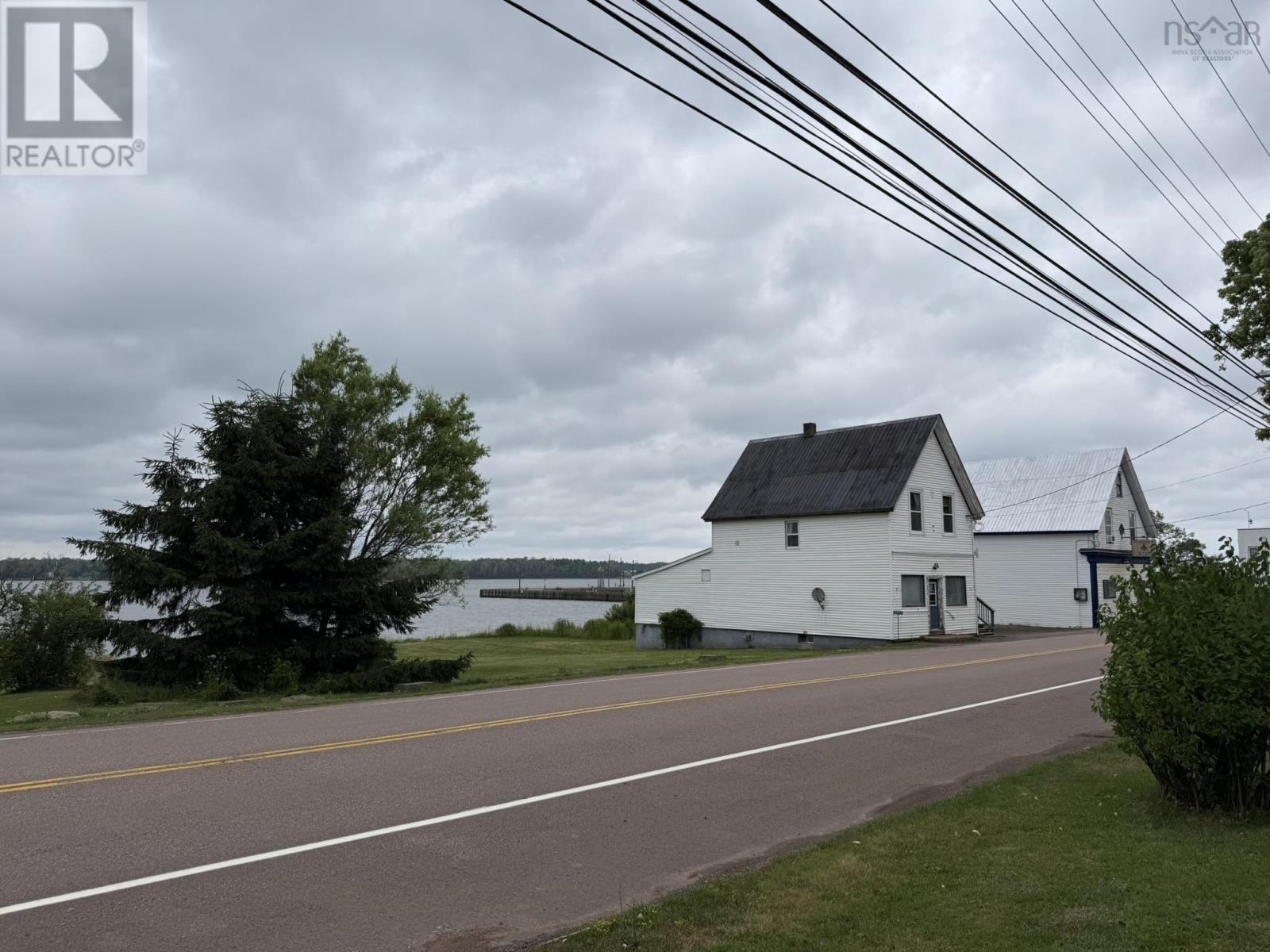 13886 Highway 6 - 40