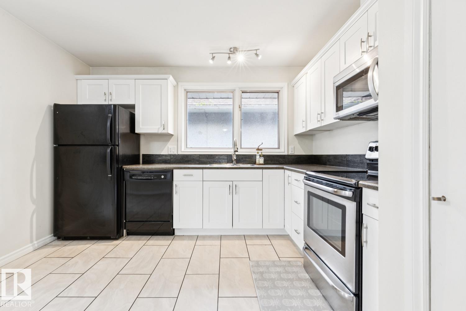 8709 164A ST NW - 14