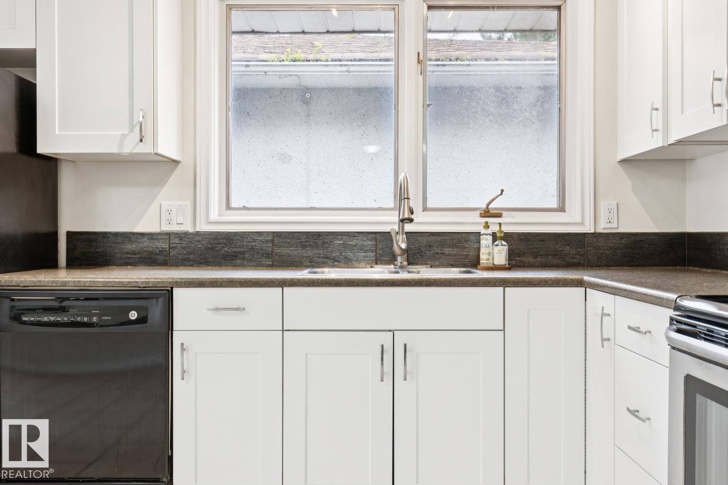 8709 164A ST NW - 15