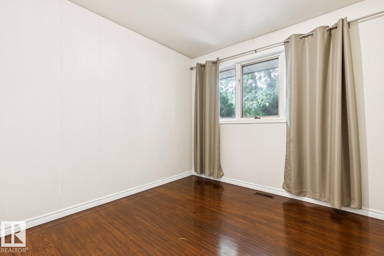 8709 164A ST NW - 23