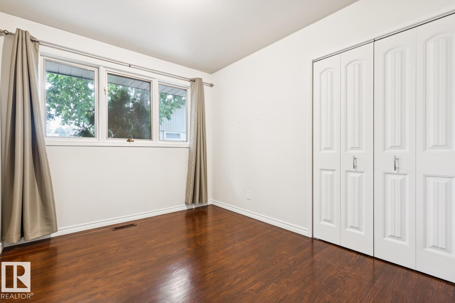 8709 164A ST NW - 24