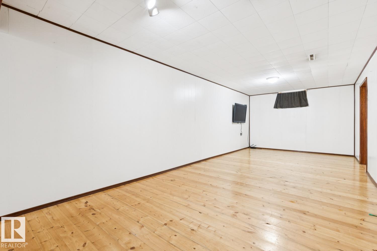8709 164A ST NW - 28
