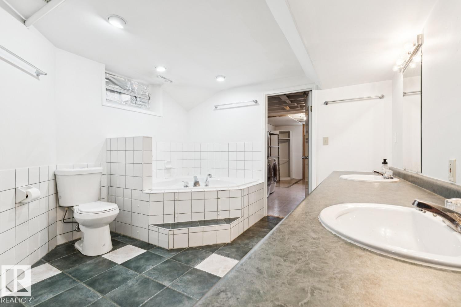 8709 164A ST NW - 30