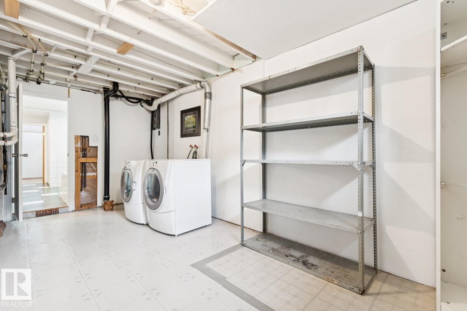 8709 164A ST NW - 32