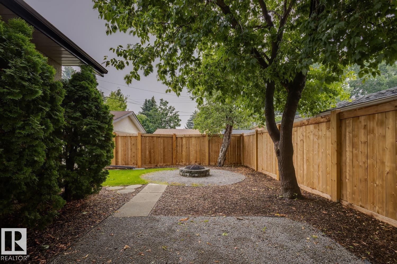 8709 164A ST NW - 35