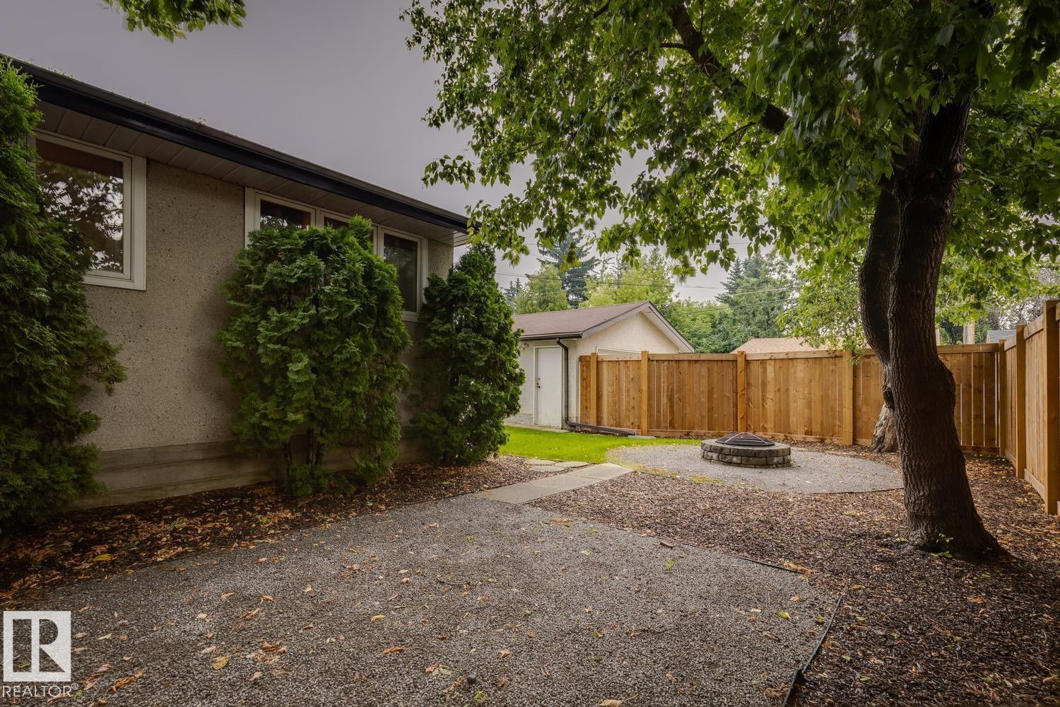 8709 164A ST NW - 36