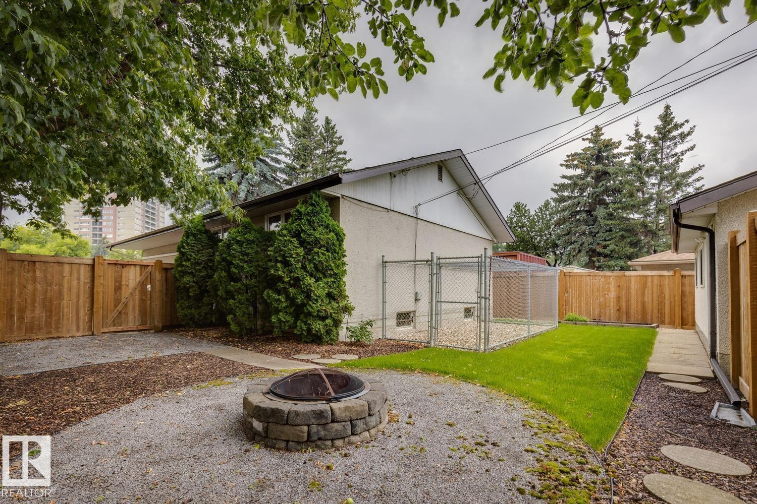 8709 164A ST NW - 39