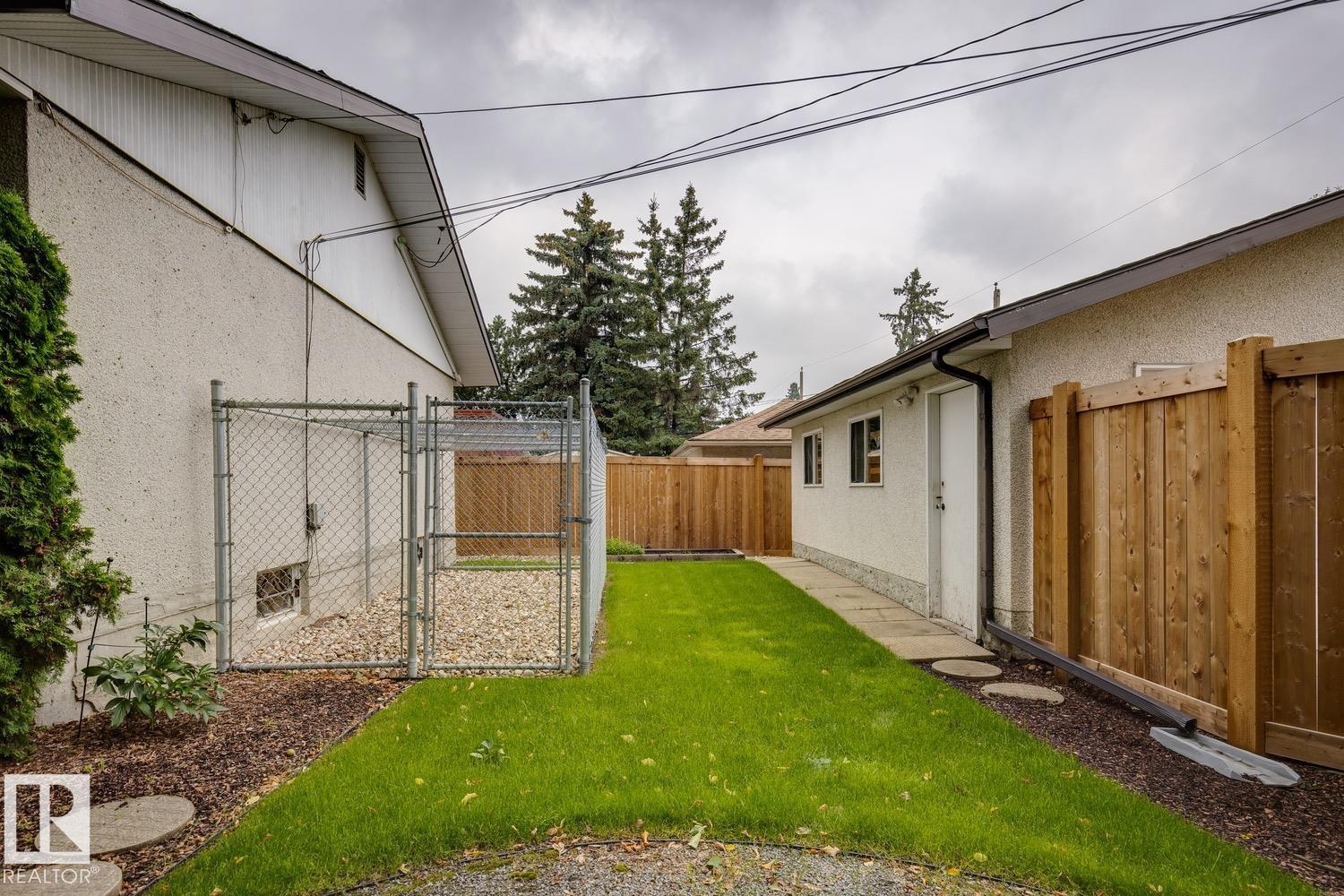 8709 164A ST NW - 40