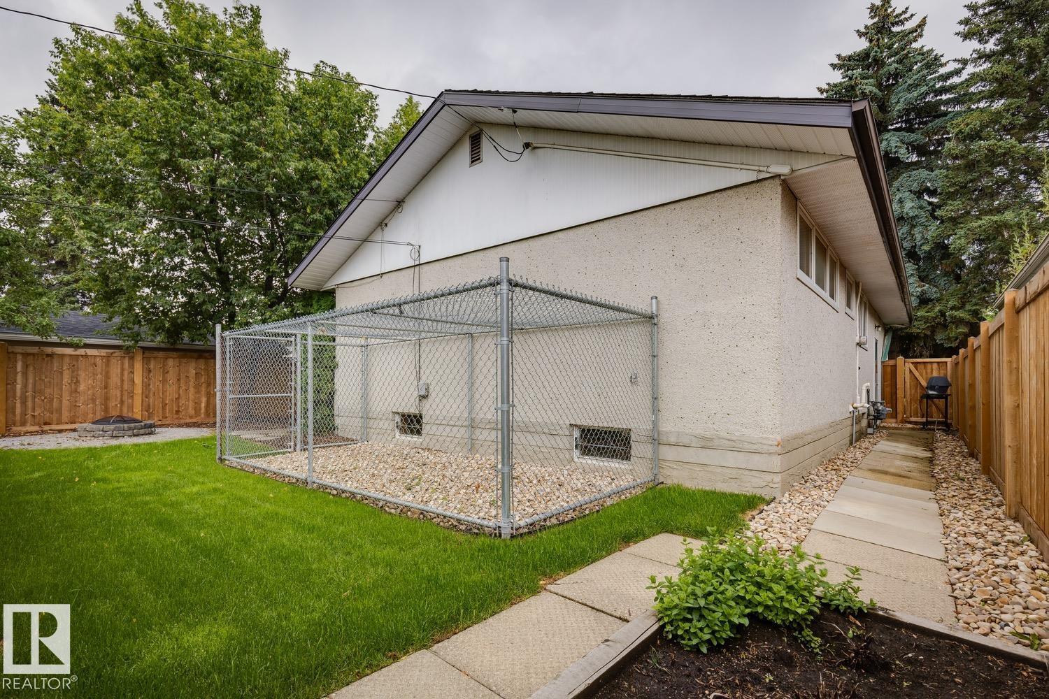 8709 164A ST NW - 42