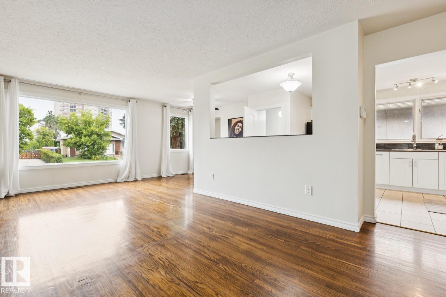 8709 164A ST NW - 6