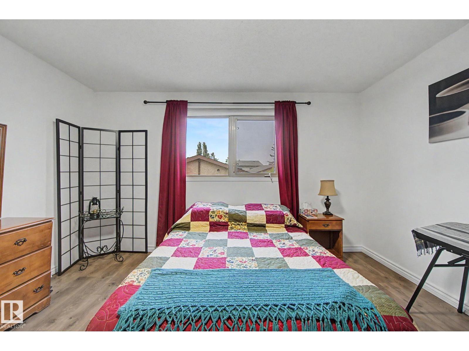 3706 41 AV NW - 15