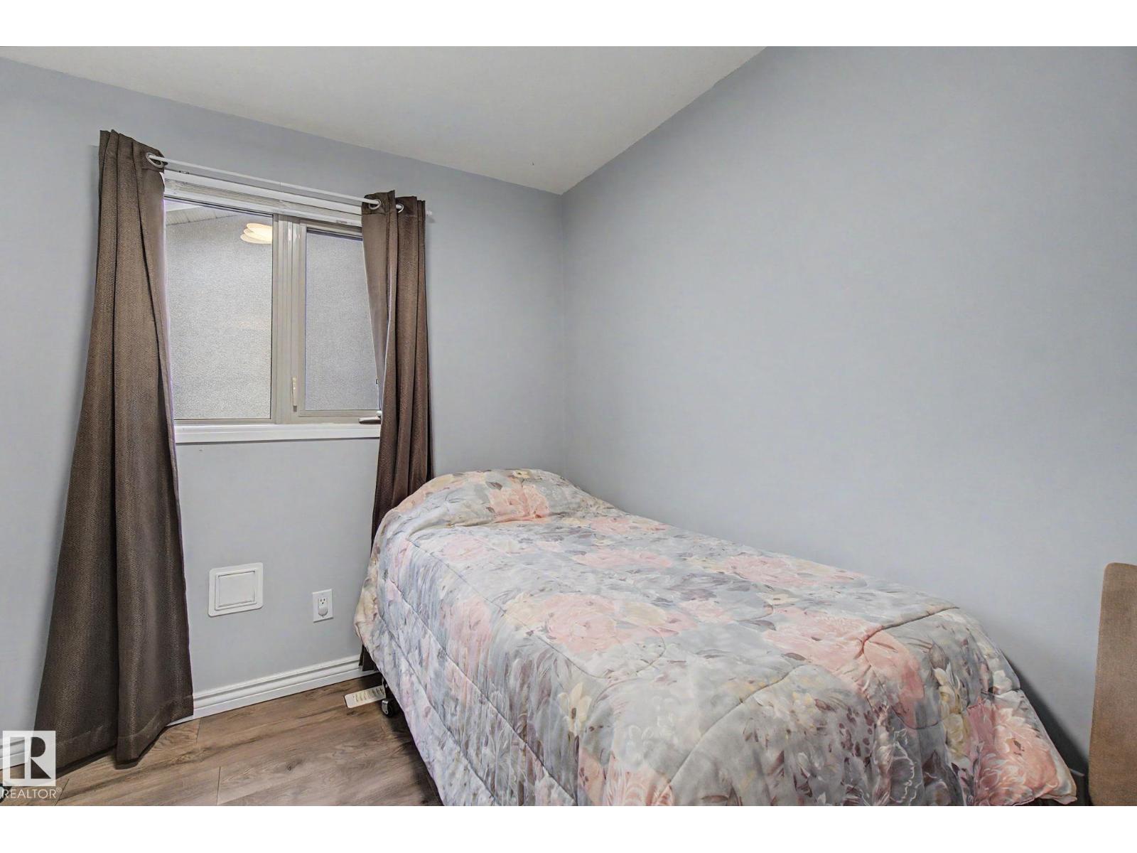 3706 41 AV NW - 20