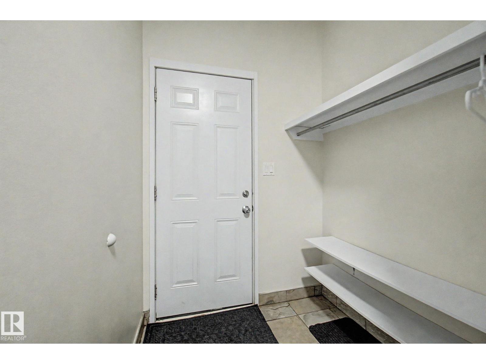 3706 41 AV NW - 24
