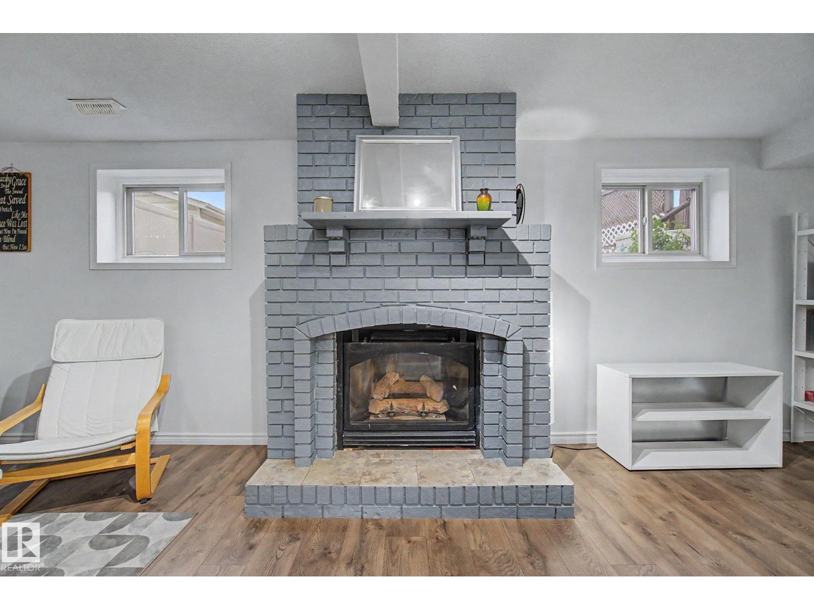 3706 41 AV NW - 28