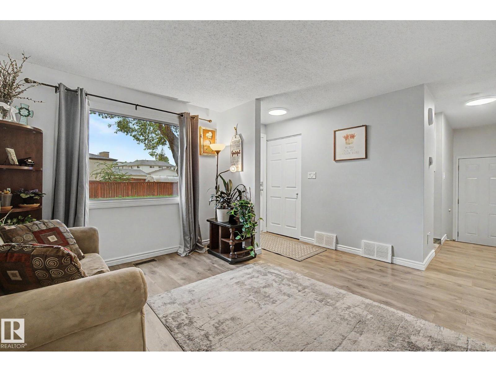 3706 41 AV NW - 3