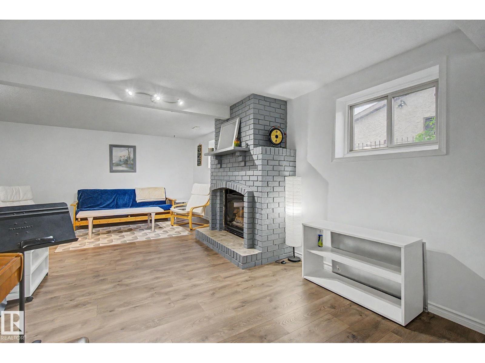 3706 41 AV NW - 31