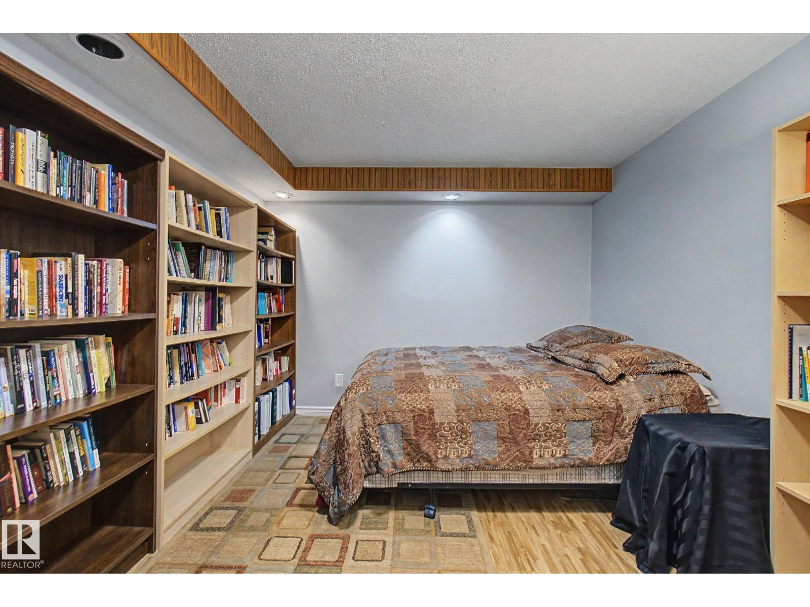 3706 41 AV NW - 33
