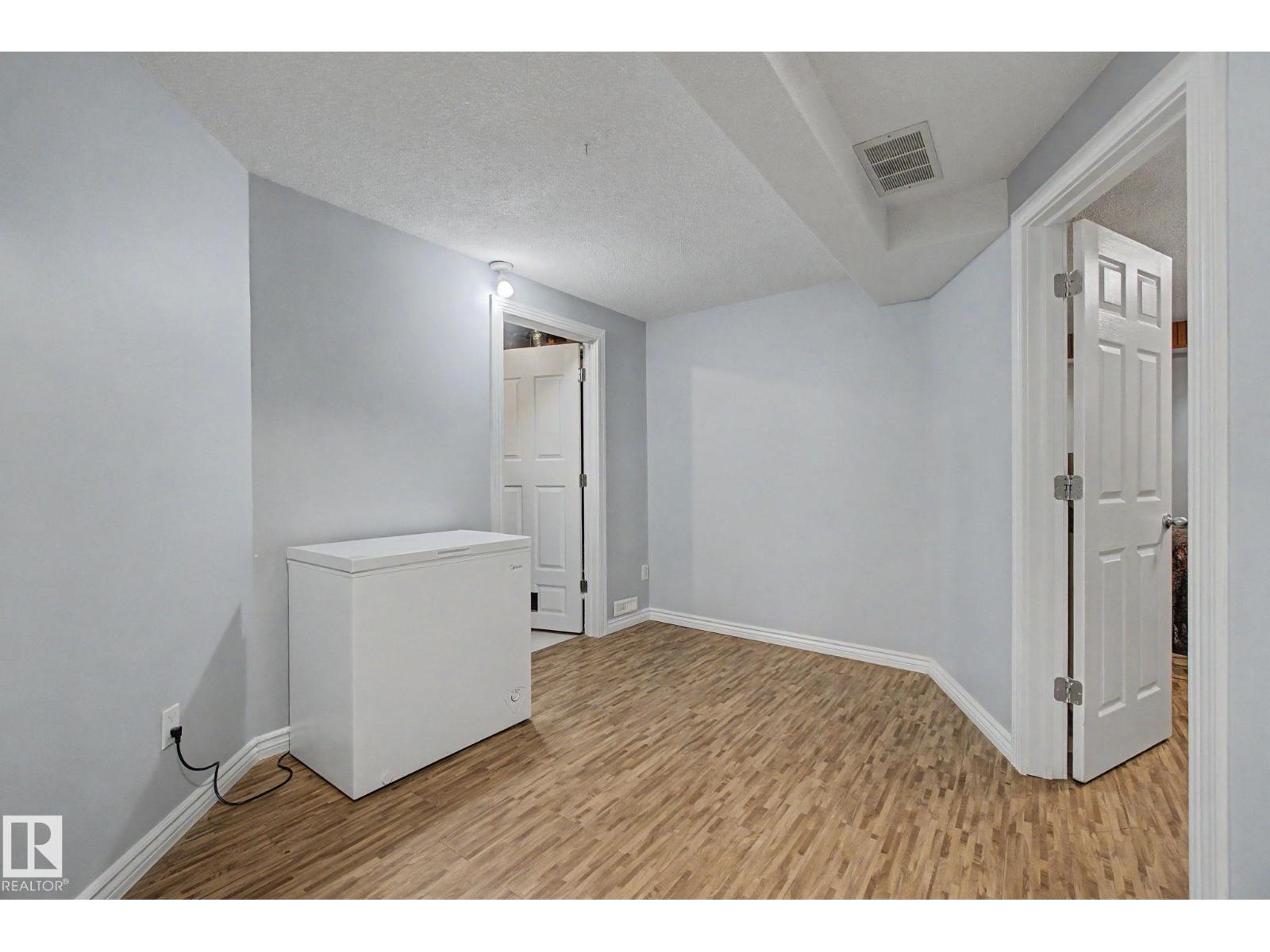 3706 41 AV NW - 35