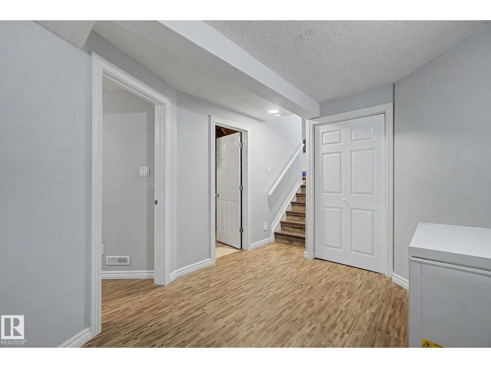 3706 41 AV NW - 36