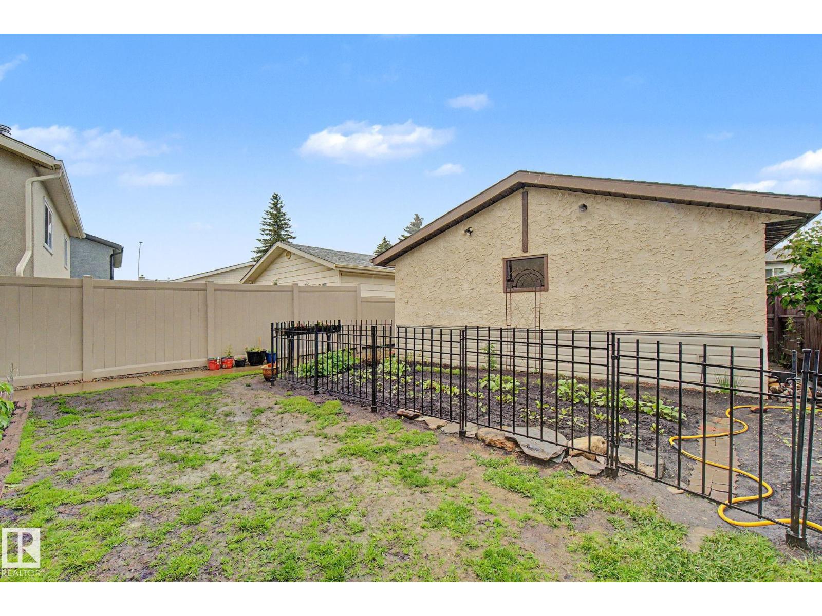 3706 41 AV NW - 45