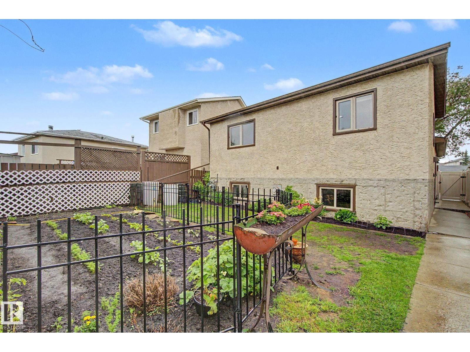 3706 41 AV NW - 46